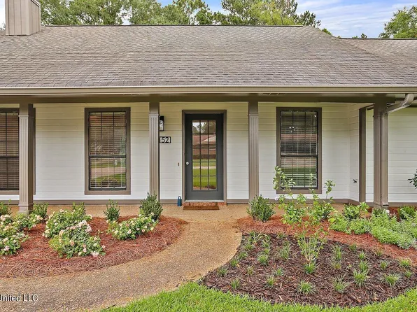 3452 Longstreet Dr, Pearl, MS 39208