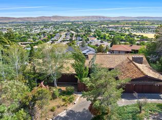 403 N 80th Loop, Yakima, WA 98908