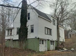 952 Maplewood Rd, Lake Ariel, PA 18436