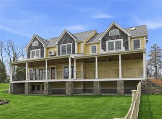 2269 E Main Rd, Portsmouth, RI 02871