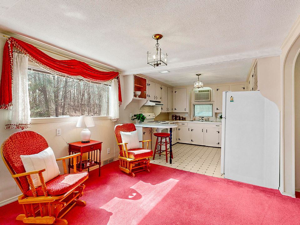 387 Montello Street, Lewiston, ME 04240 Zillow