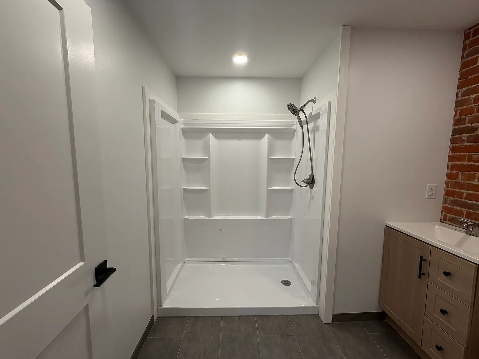 252 Main St — Photo 3