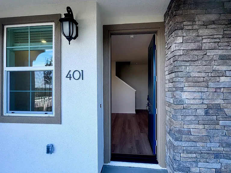 401 Besalu Ter — Photo 42