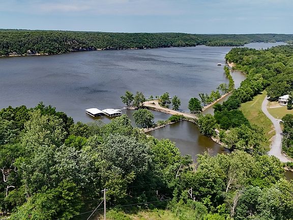 3rd image of 214 Spavinaw Rd