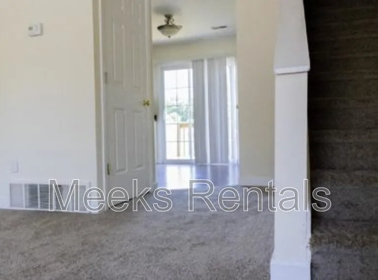 Ariel Pointe Townhomes — Photo 3