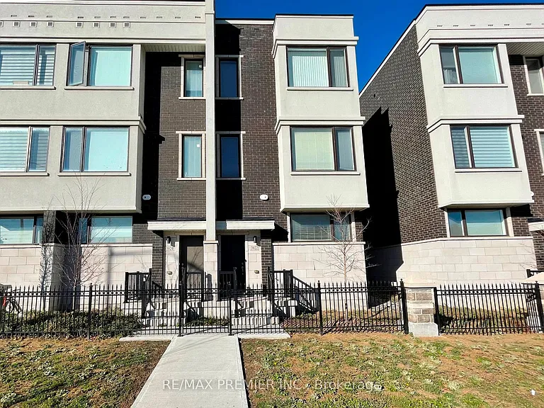3922 Major Mackenzie Dr W — Photo 2