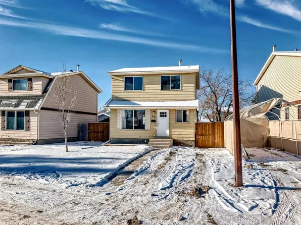 60 E Erin Mount Cres SE, Calgary, AB T2B 2S3