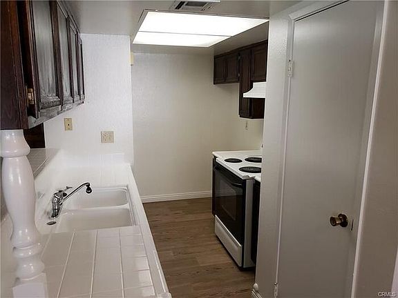 4th image of 995 W Calle De Cielo
