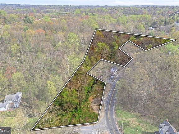 4th image of 386 E Dutton Mill Rd