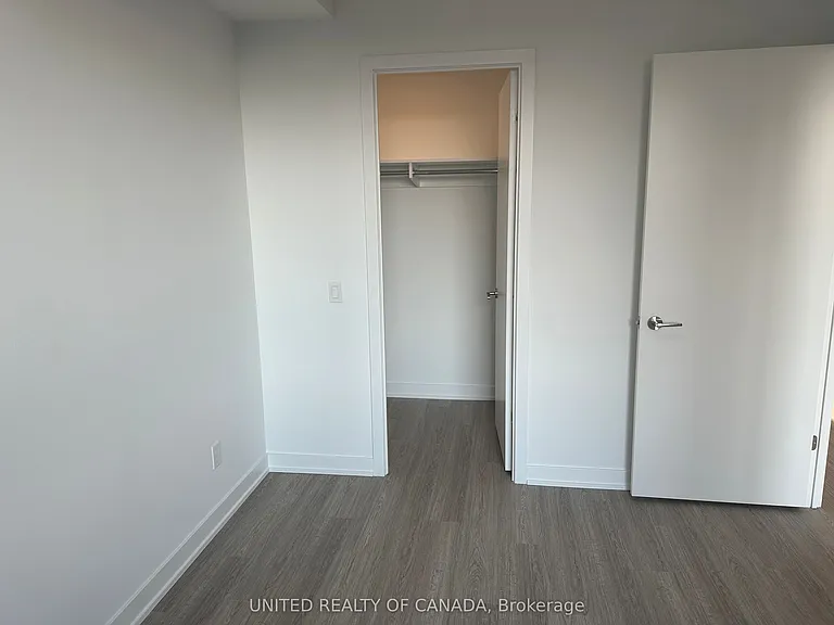 8188 Yonge St #827 — Photo 15