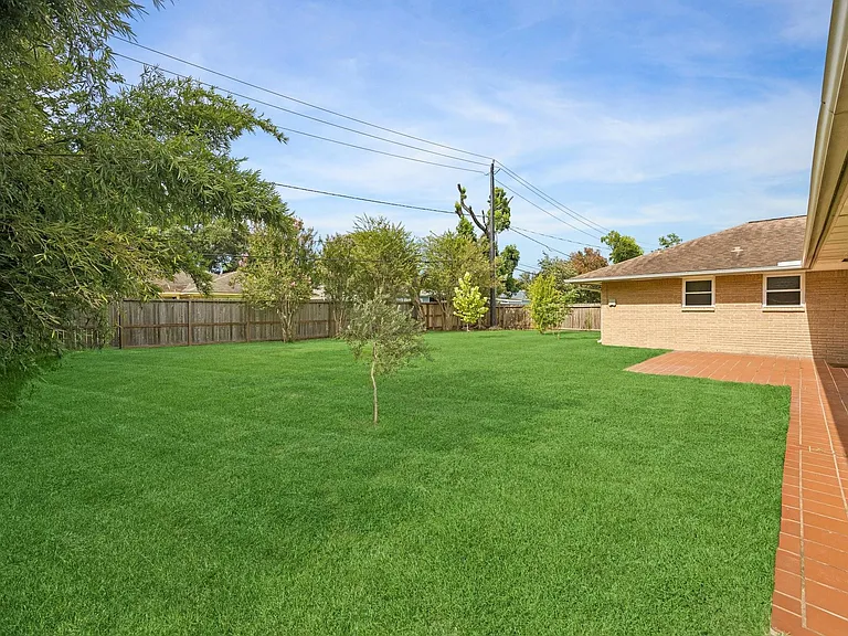 8922 Springview Ln — Photo 21