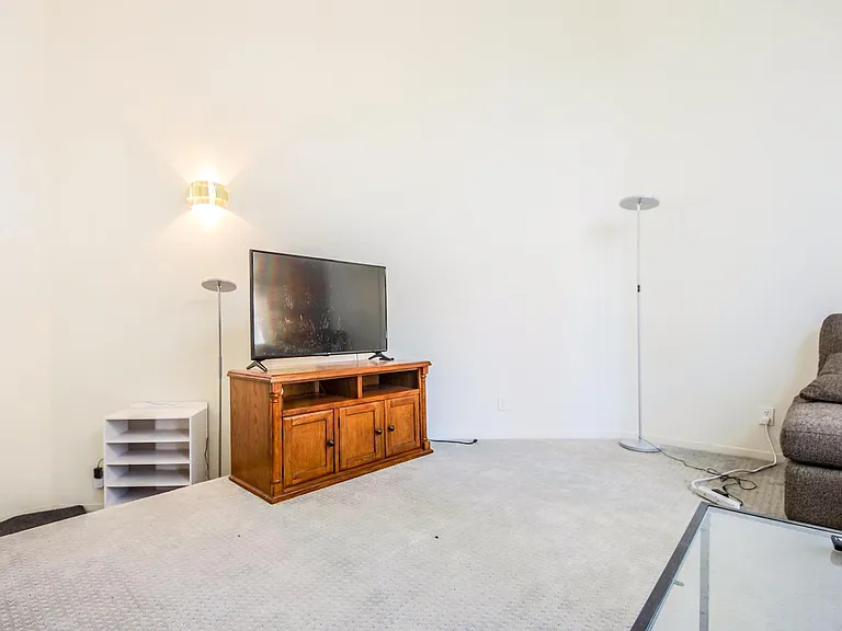 440 Navaro Pl #116 — Photo 2