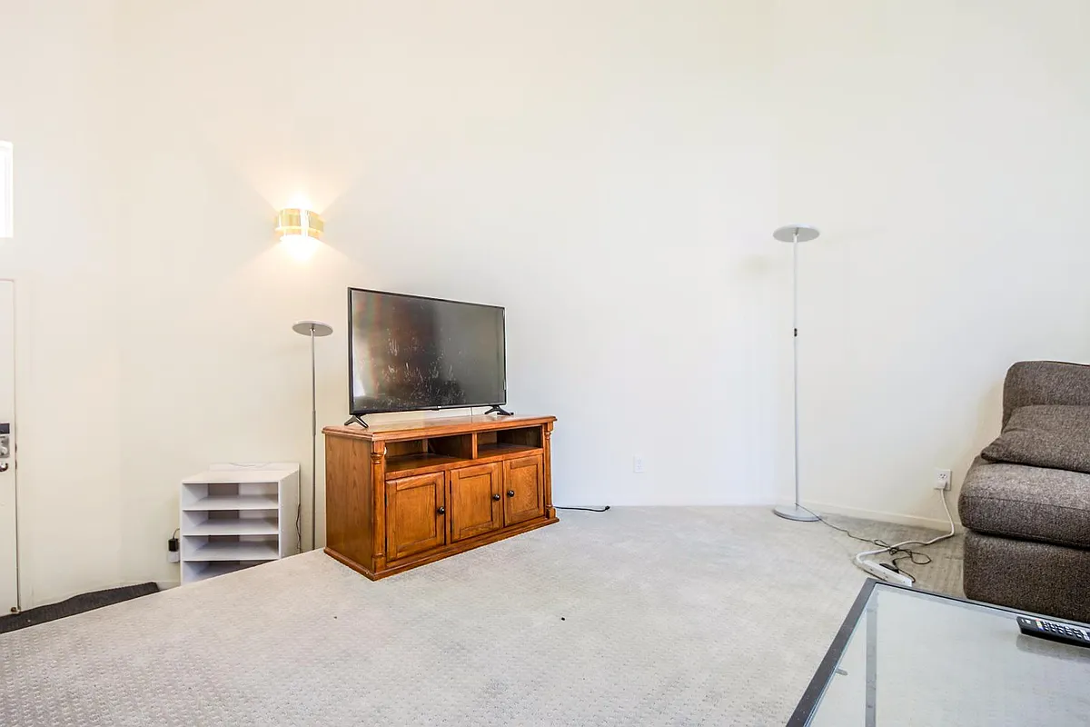 Building Photo - 440 Navaro Pl #116