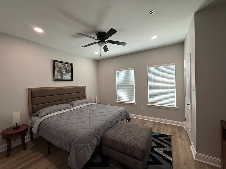410 Peach St — Photo 5