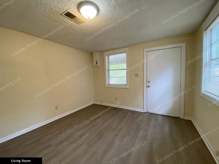 2529 Orr St — Photo 12