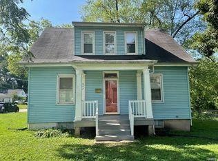 802 Carson Rd, Saint Louis, MO 63135