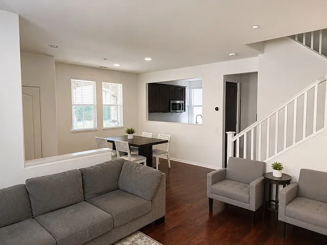 10414 Duxbury Ln #12 — Photo 7