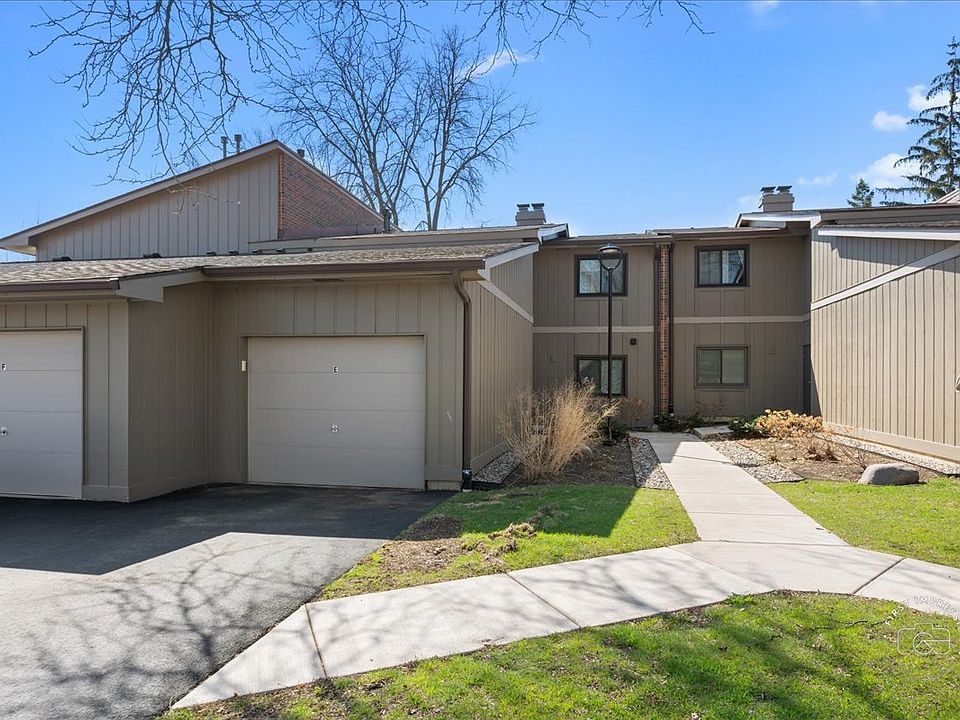 1st image of 29W431 Emerald Green Dr #24-E