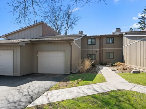 29W431 Emerald Green Dr #24-E, Warrenville, IL 60555