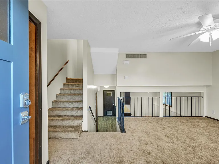 105 N Orr Dr — Photo 42