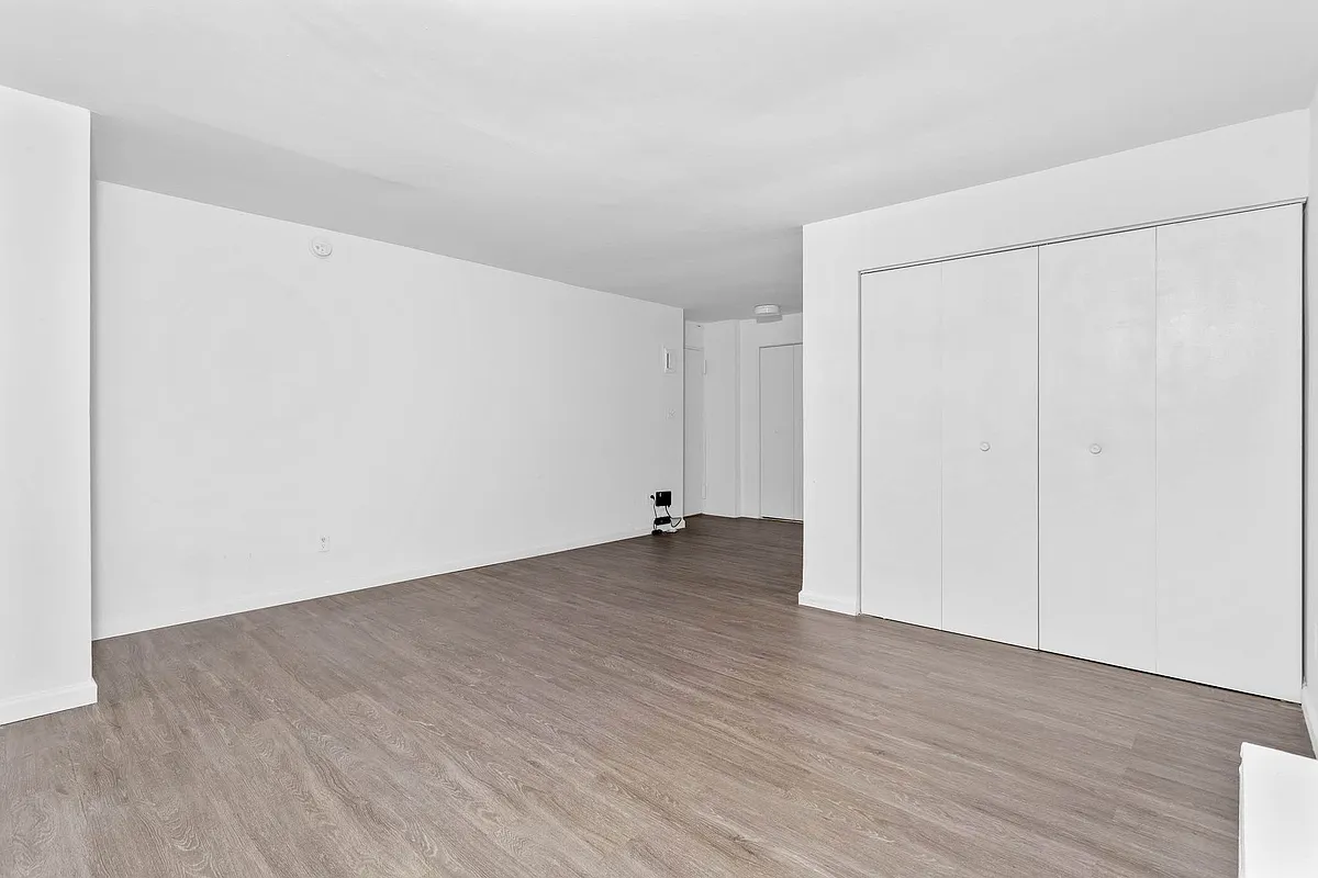 Building Photo - 88 Fulton St #L9