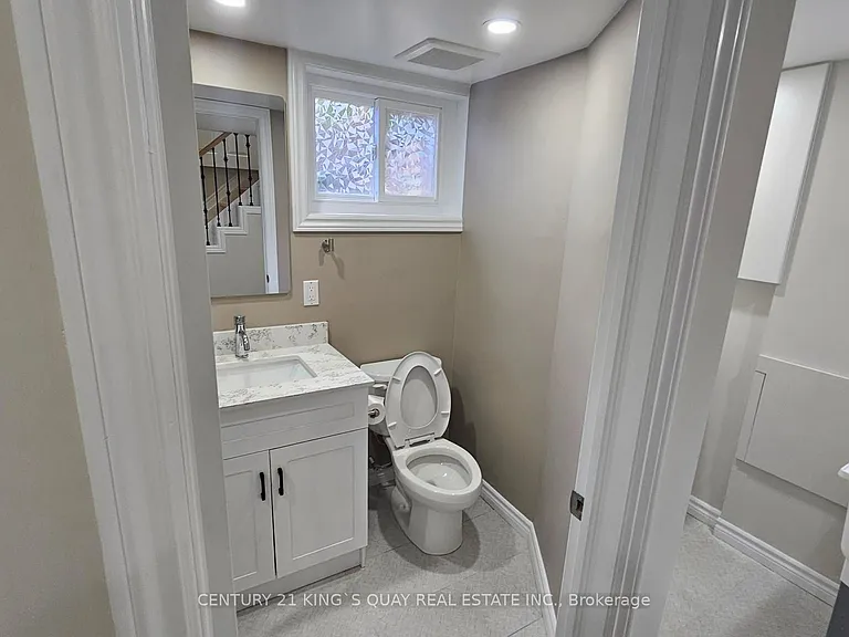 498 Wilson Rd S #BASEMENT — Photo 11