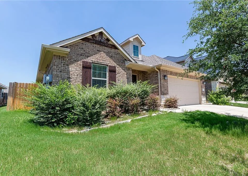 8238 Arezzo Dr