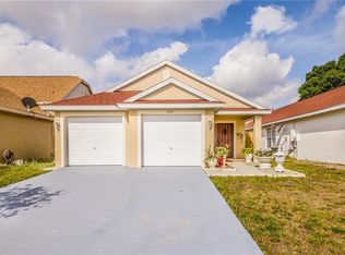 2409 Woods Edge Cir, Orlando, FL 32817