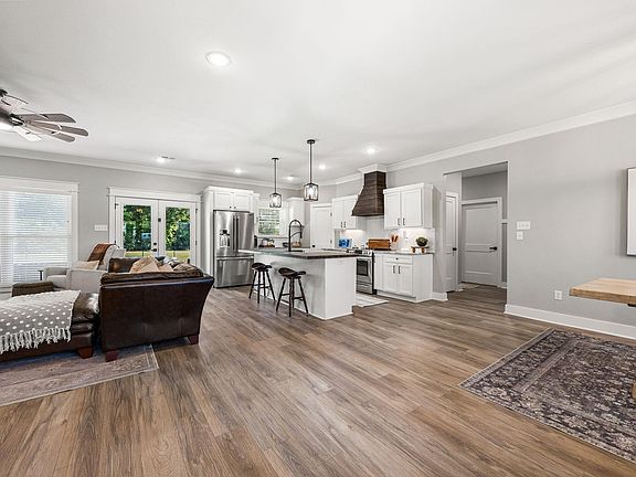 4th image of 110 Jb Ln