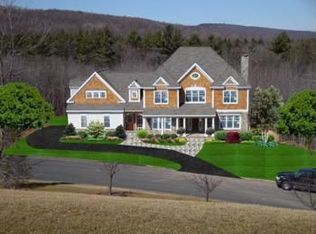25 Old Stone Xing, West Hartford, CT 06117