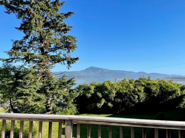1960 Spyglass Ct, Tillamook, OR 97141