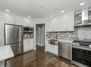 201 Lee Ave, Hicksville, NY 11801