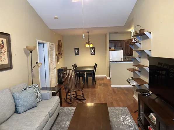 4261 NE Meadow Creek Cir APT 305, Fayetteville, AR 72703