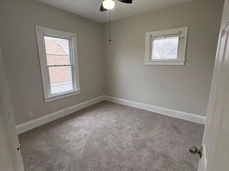 15710 Corsica Ave — Photo 6