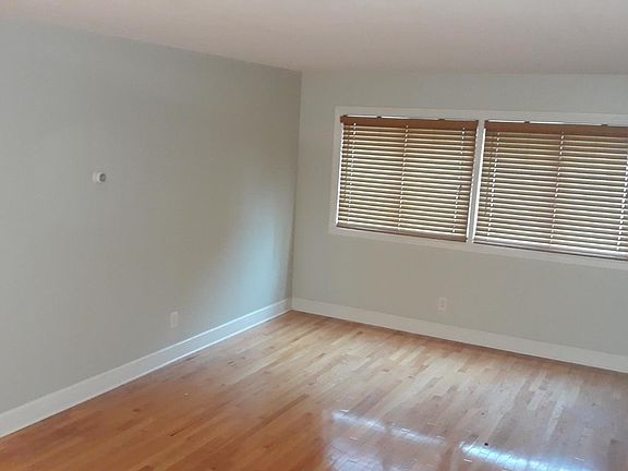 3rd image of 2507 Bryant Ave S