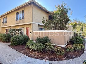 9628 Caminito Del Feliz