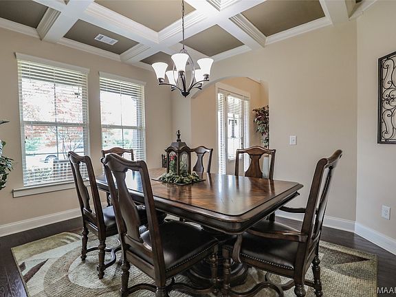 4th image of 805 Brookwood Dr