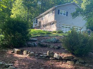 12 Varian Dr, Danbury, CT 06811