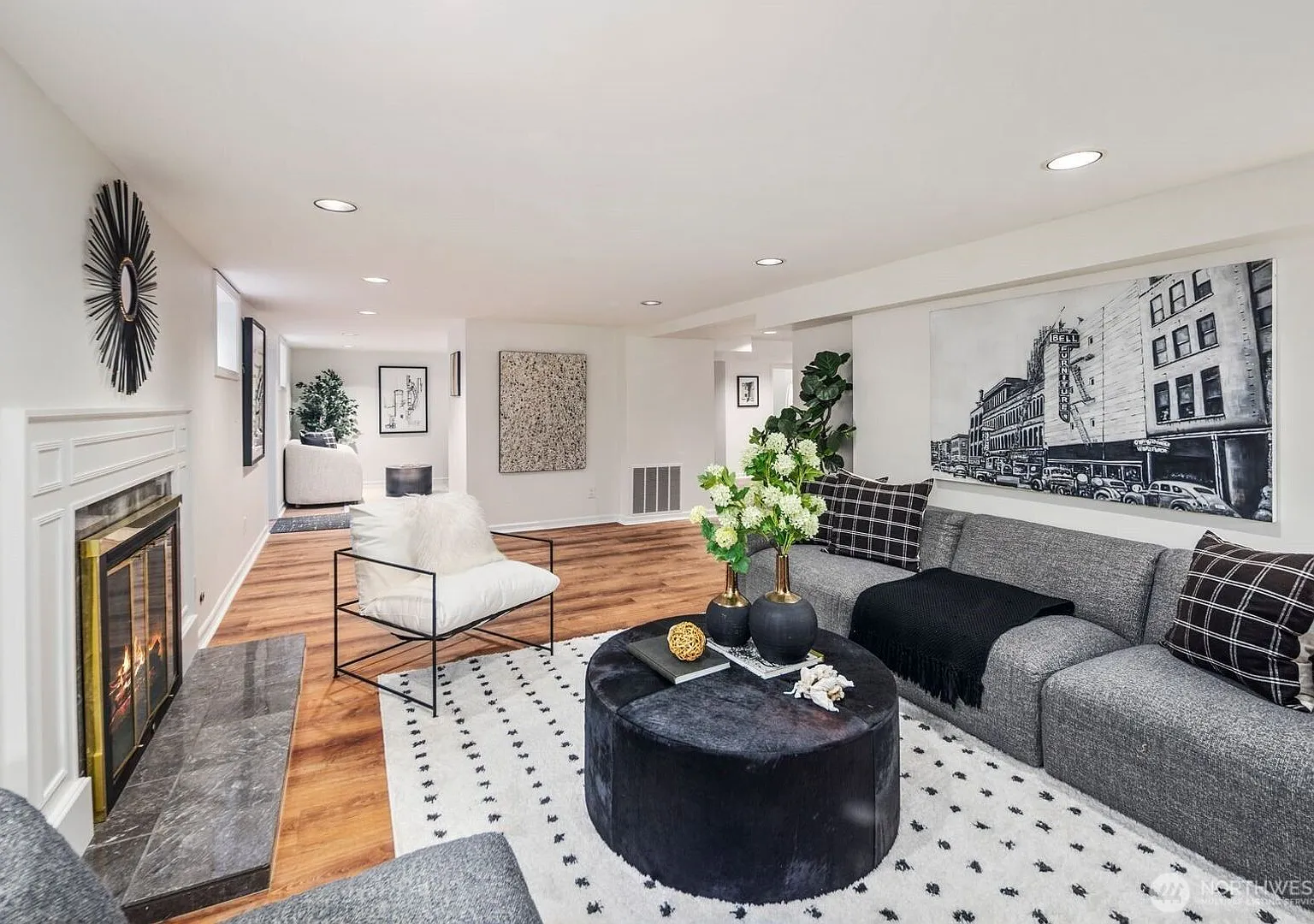Exceptional Magnolia Home - Rare opportunity to live in Seattles Premier Neighborhood — Photo 4