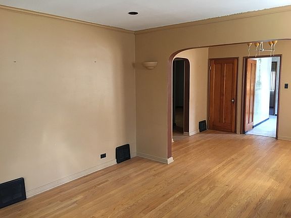 3rd image of 9521 S Greenwood Ave