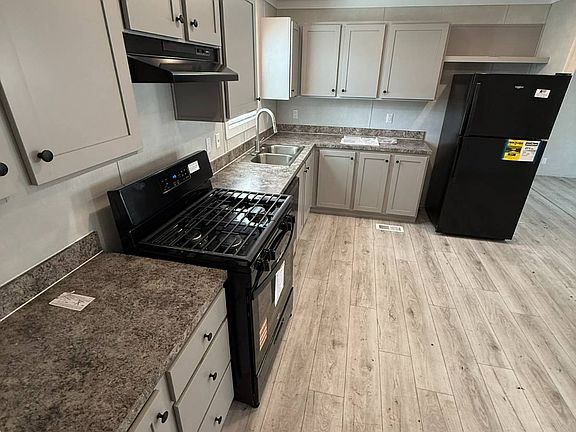 3rd image of 1716 A St