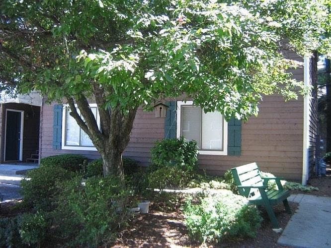 1st image of 340 S Wilmington Ct