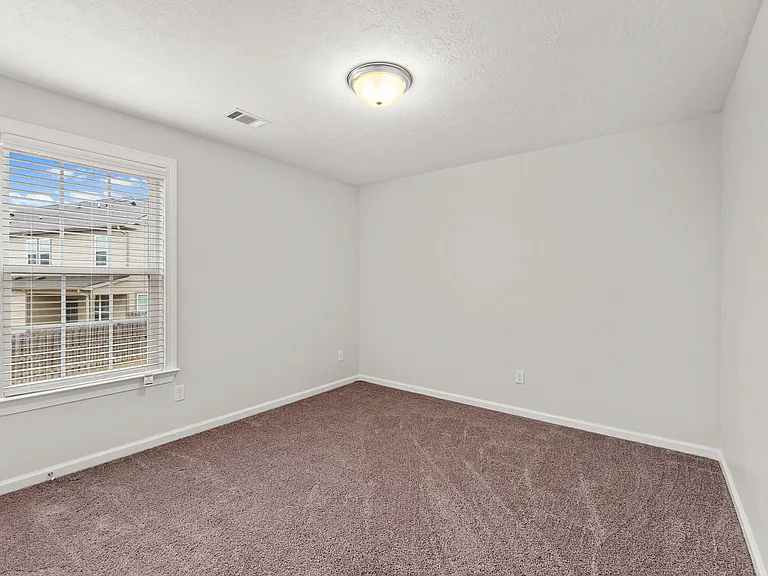 597 Vinings Dr — Photo 18