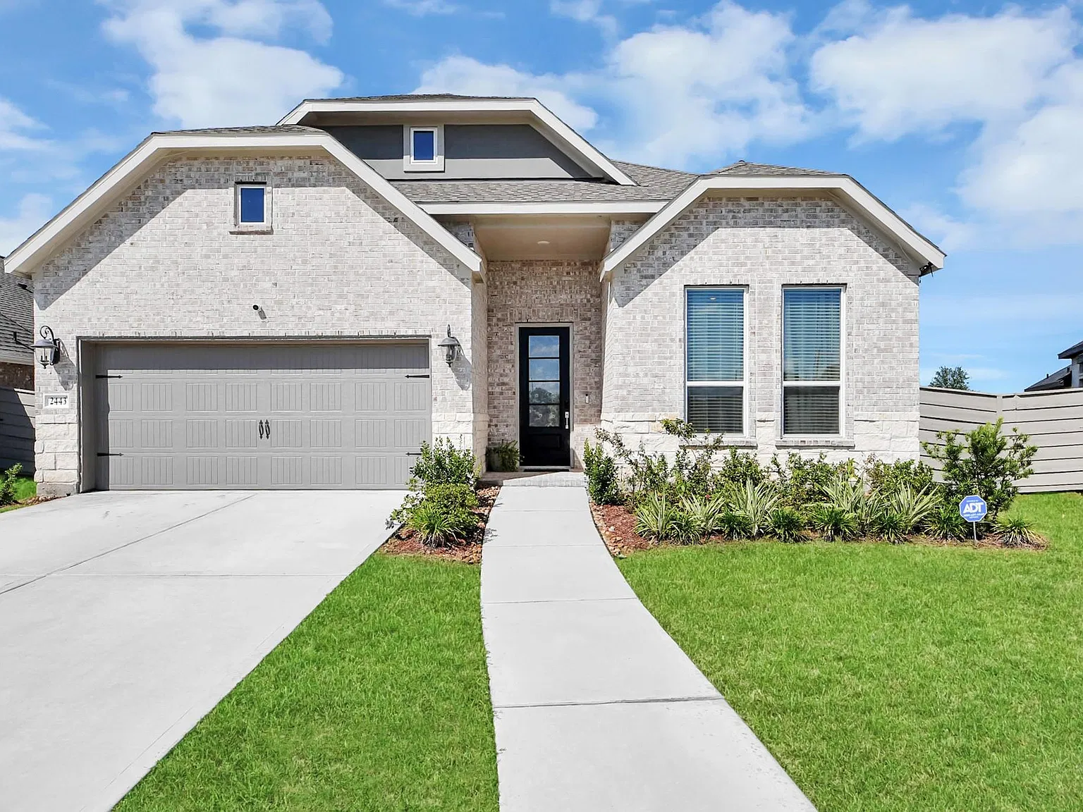 4 bed, 3.0 bath, 2408 sqft, $3,300 — Photo 1