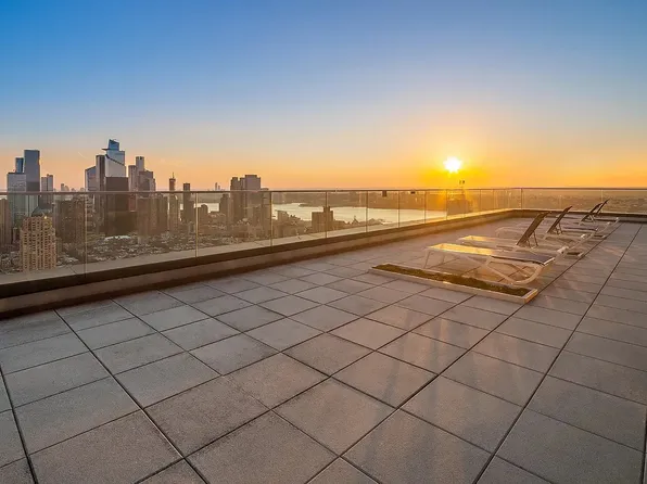 322 West 57th Street image 7 of 10