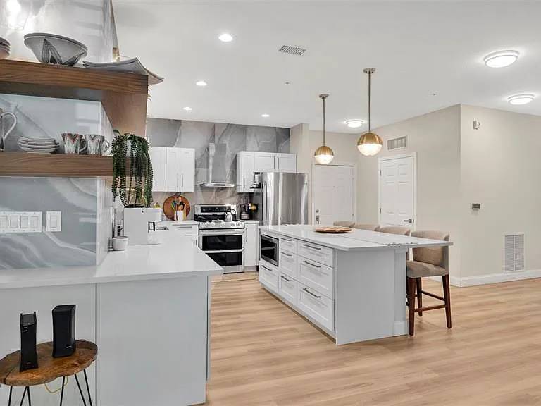1674 Lakemont Ave #102 — Photo 8