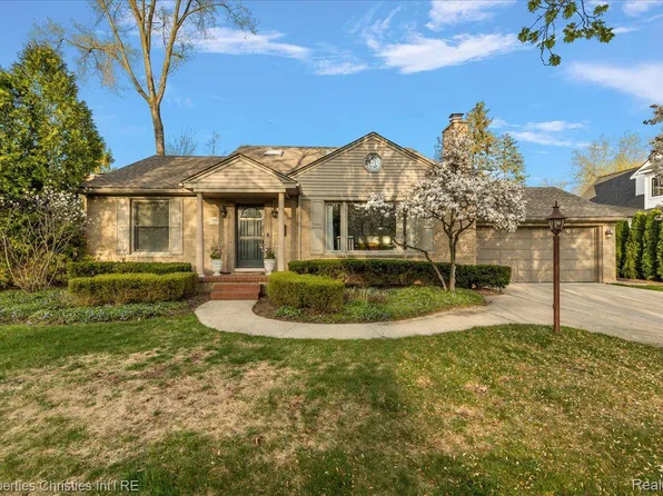 765 S Glenhurst Dr, Birmingham, MI 48009