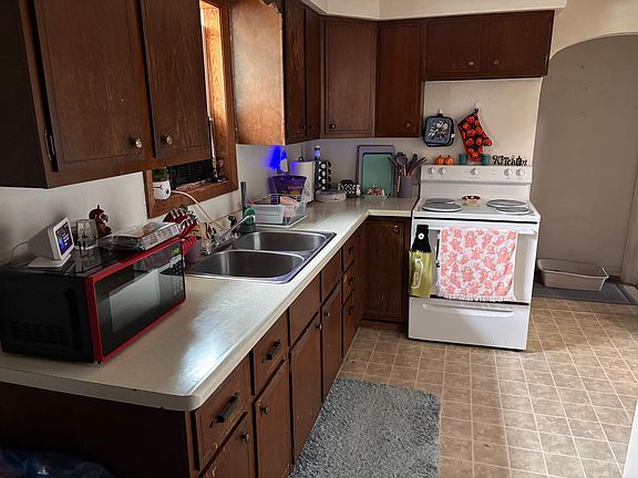 5th image of 126 11th St S #A