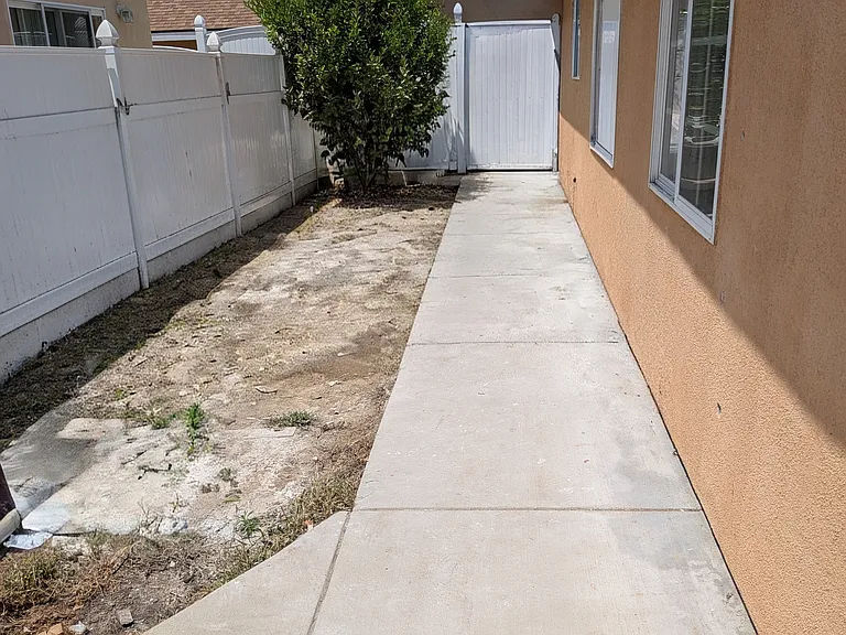 10844 Odell Ave — Photo 5