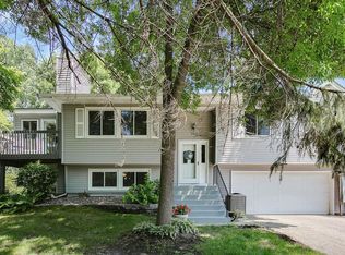 885 Lawnview Ave, Shoreview, MN 55126